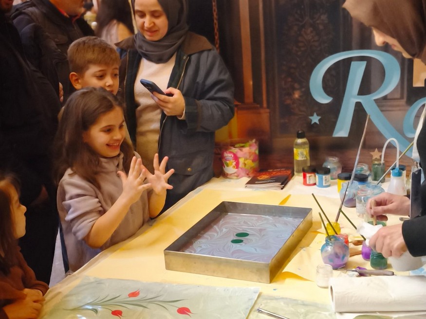 Ebru atölyesi – aile ve çocuk katılımı